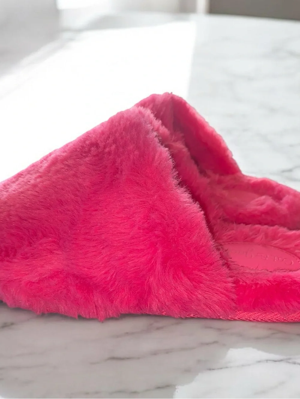 Cat & Jack Girls Neon Pink Faux Fur Slippers Size M 2/3